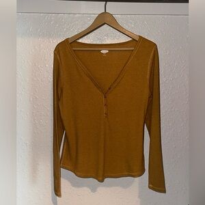 OLD NAVY LONG SLEEVE - L